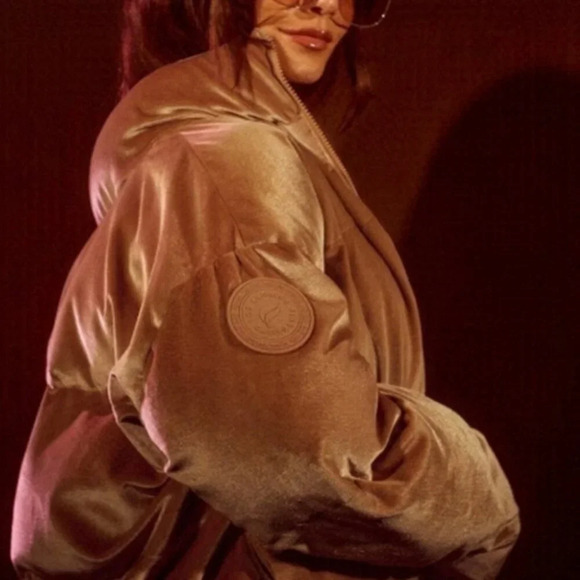 Fabletics Wander Velour Cropped Puffer Women's Jacket In Light Honey Size Small. - Picture 3 of 16